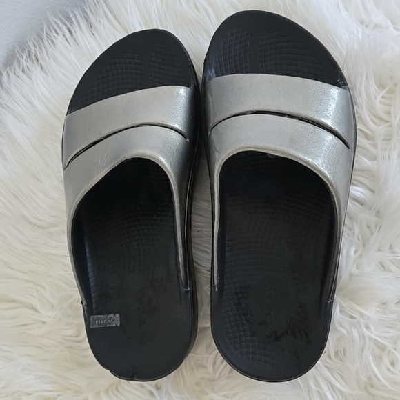 OOFOS OOahh Luxe Slide Sandals Latte US M6 W8 Like new 🌴 - Picture 3 of 8
